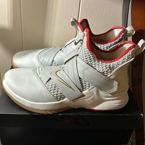 Lebron Soldier 12 EP light Bone size 10.5 A02609–002 2018